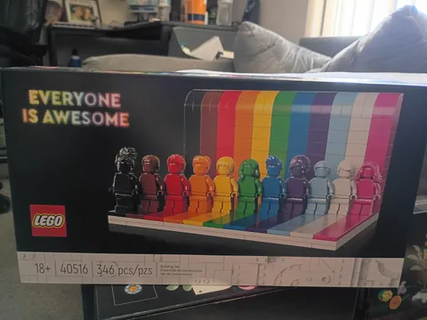 LEGO Everyone Is Awesome 40516 Complete Set 346 pcs Age 18+ Box Plastic