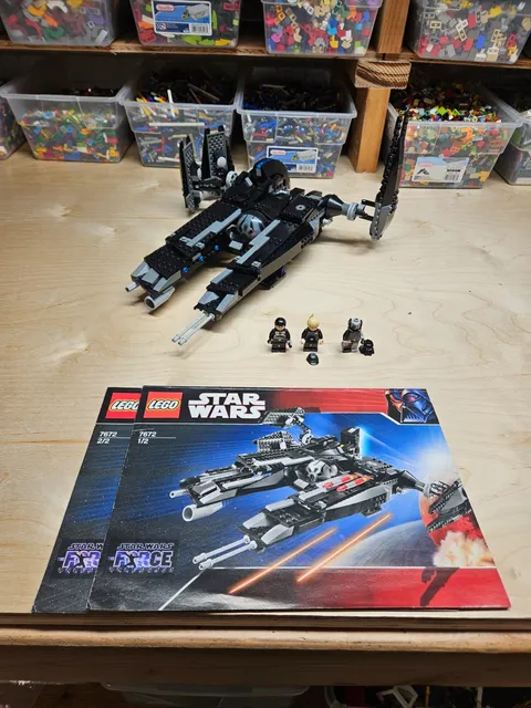 LEGO Star Wars 7672 Rogue Shadow 100% Complete w/ Minifigures & Instructions