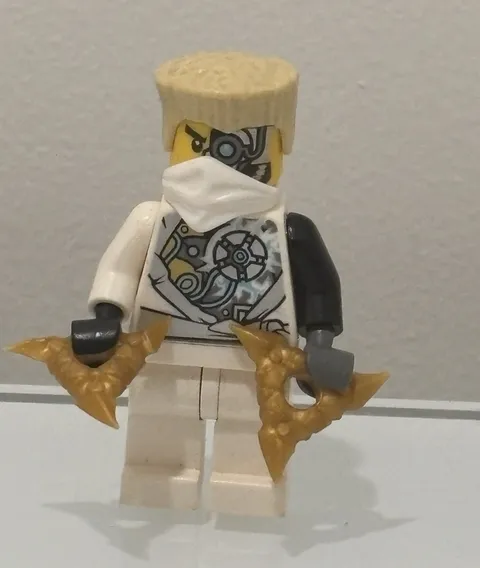 LEGO NINJAGO Zane rebooted minifigure njo085 excellent condition + 2 shurkens