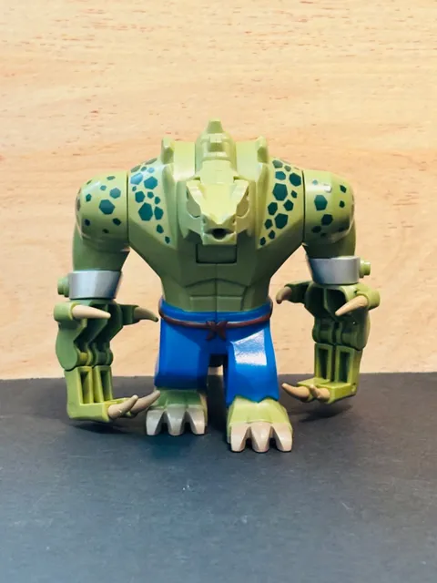 LEGO Killer Croc Big Figure 70907 COMPLETE!