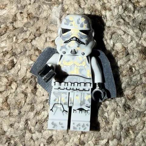 LEGO Star Wars Stormtrooper Minifigure White w/ Cape & Blaster.