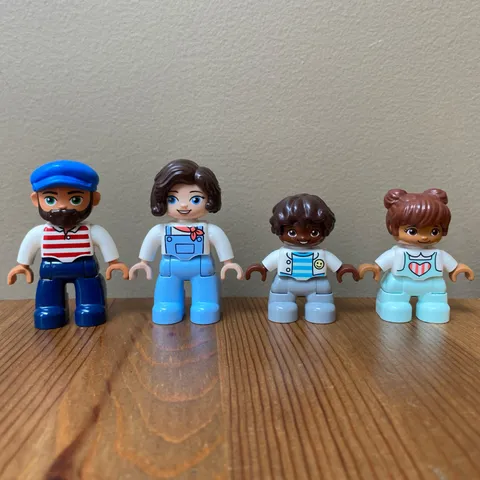Lego Duplo Lot 4 People Figures Family Mom Dad Boy Girl 10875 Train 10986 Town