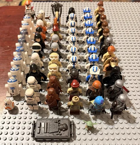 LEGO Star Wars minifigure lot 60+ minifigures. 1 Custom Printed On Lego