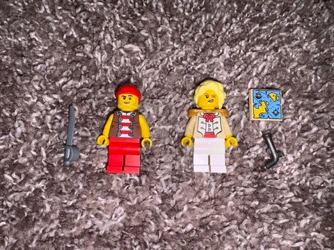 LEGO Ideas Minifigure Vending Machine Pirate Minifigures Lot Of 2 MINT