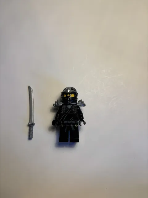 LEGO NINJAGO Cole ZX Minifigure njo039 from Set 9447