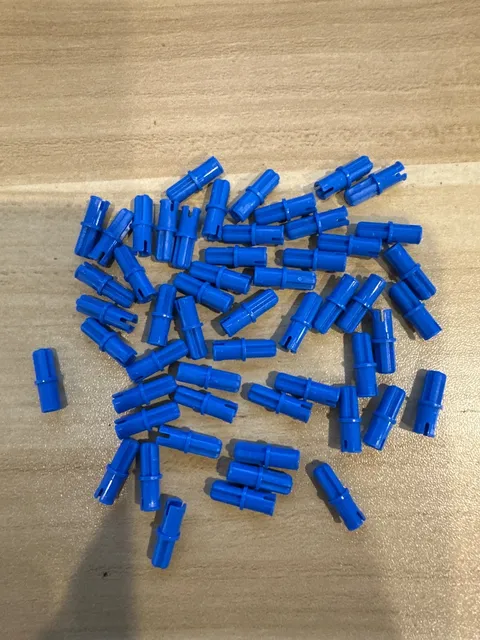 Lego Technic 43093 Technic Axle 1L with Pin with Friction Ridges, Blue