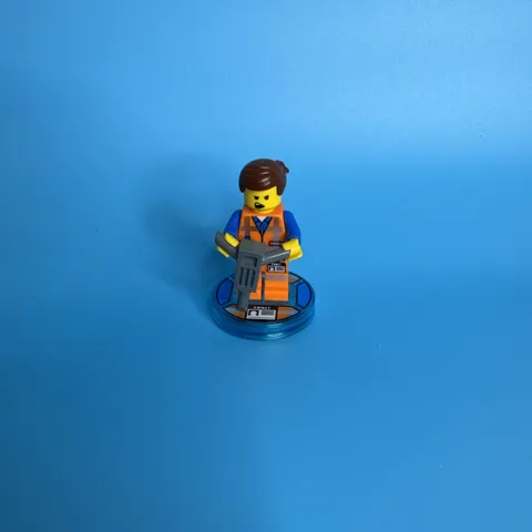 Lego Movie Minifigure - Emmet w/ Dimensions Base Tag 71212  70814
