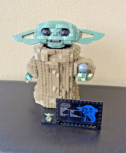 LEGO 75318 Star Wars - The Child Mandalorian (Includes Manual)