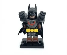 Batman - Battle Ready, Tire Armor, Tattered Cape, Excellent