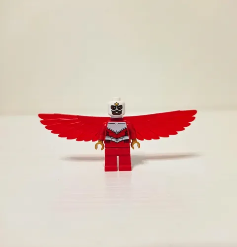 LEGO Falcon Red Wings Minifigure Super Heroes Avengers 76018 Missing Hair