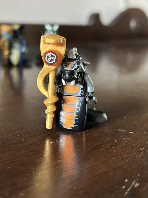 LEGO NINJAGO Skalidor Minifigure Black Snake Leader
