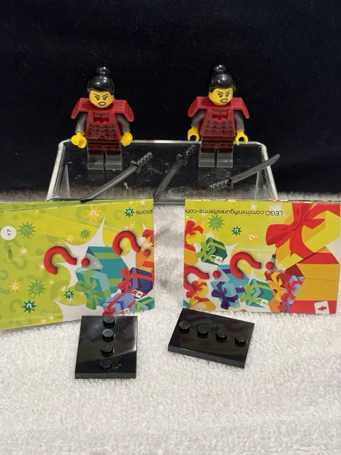 LEGO Minifigures Series 13 Samurai Warrior Lady 2 Missing A Sword Baseplate