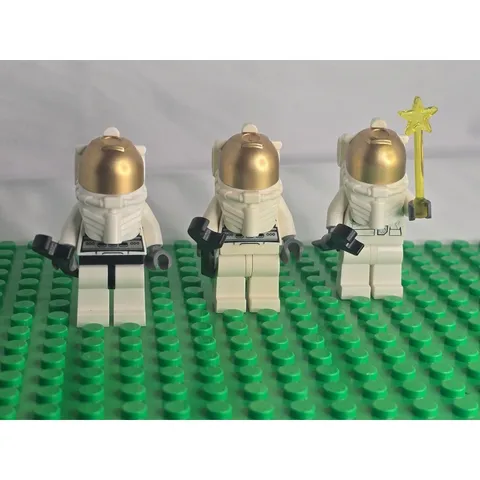 LEGO Utility Shuttle Female & Male Astronaut Minifigure Bundle