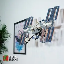 3D Printed Wall Mount for LEGO® International Space Station 21321