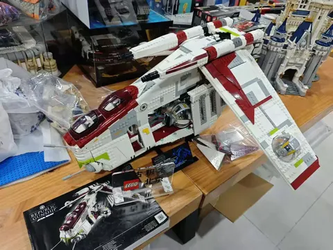 LEGO 75309 Star Wars Republic Gunship 3292 pcs -丨With Instruction丨No box！