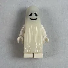 Vintage LEGO Smiling Ghost Minifigure Glow in the Dark Shrouds Classic Castle
