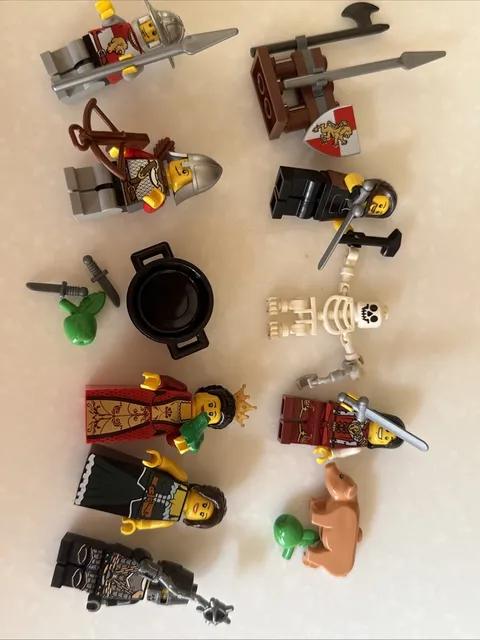 LEGO Kingdoms 7952 Advent Calendar Parts!Knights Castle Christmas Inc Lion Queen