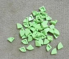 LEGO Tile, Round 1 x 1 Quarter Yellowish Green no. 25269 (Qty 50) *NEW*