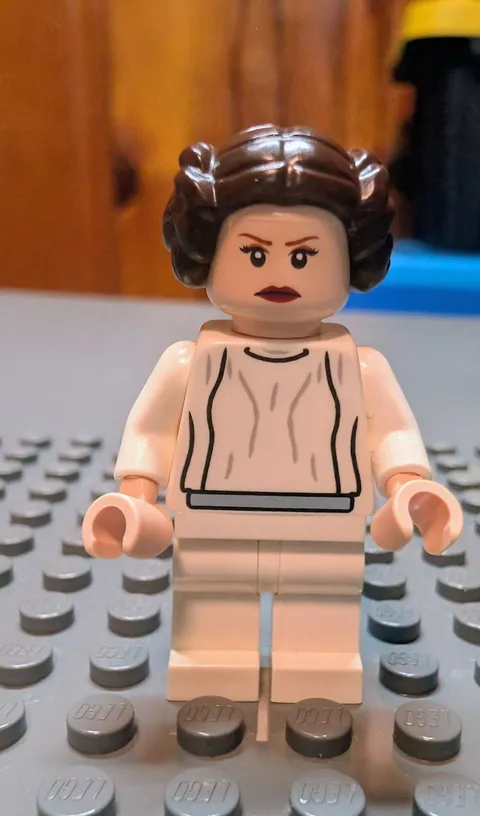 LEGO Star Wars Princess Leia Minifigure In White Dress 7965 SW0337