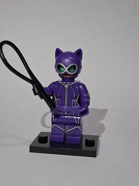 Cat Woman Custom- Lego Minifigure-Dc Superheroes Villan Red 80s Inspired Rare
