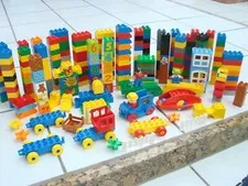 Lot of Assorted LEGO Duplo 286 pieces train cars, windows, minifigures,