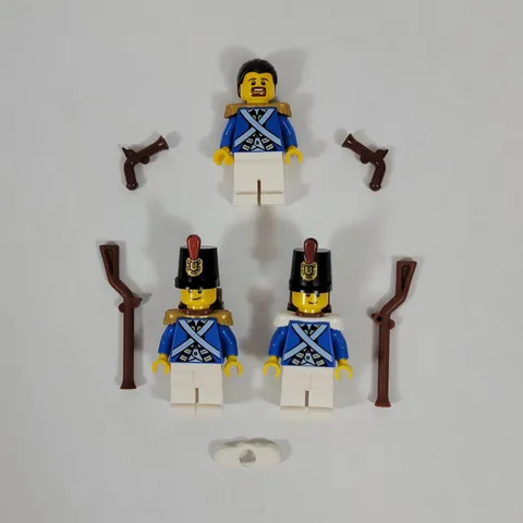3X LEGO Pirates Imperial BLUECOAT Soldiers Guards Minifigure Pistol Musket Lot