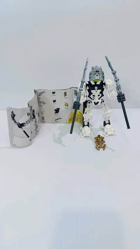 LEGO BIONICLE STARS TAKANUVA 7135 COMPLETE GOLD CHEST *FREE SHIP* Torn Manual