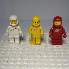 3 LEGO Vintage Very Old Space Minifigures READ DISCRIPTION