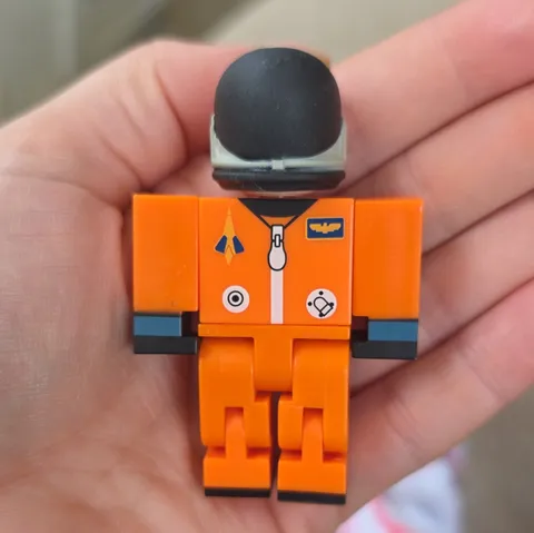 LEGO Roblox Minifigure Apocalypse Rising Astronaut Space Suit