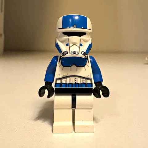 LEGO Star Wars Imperial Transport Pilot minifig (100% genuine LEGO)