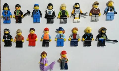 Lego Minifigures Lot of 18, Black Falcon, Football, Mermaid, Pirate, Racer, City