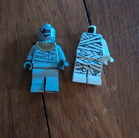 LEGO Minifigures Mummies, lot of 2 (One Is Incomplete)