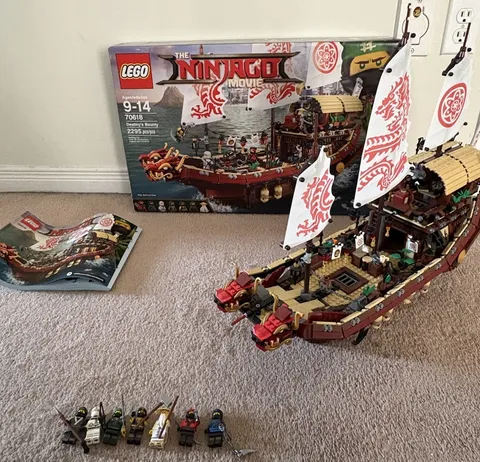 LEGO Ninjago Movie: Destiny's Bounty 70618 with Manual & Box (comes as seen)