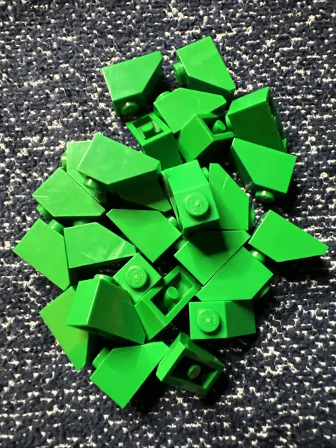 LEGO 3040 Green Slope 45 2 x 1 Bulk 22 Pieces