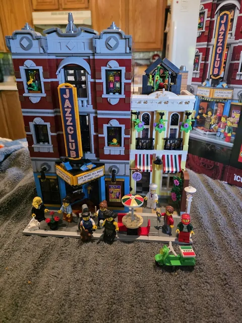 LEGO Icons: Jazz Club (10312)