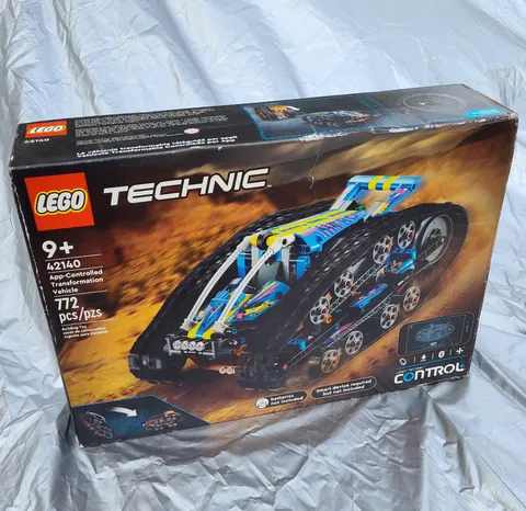 LEGO TECHNIC 42140: App-Controlled Tracked Transformation Vehicle