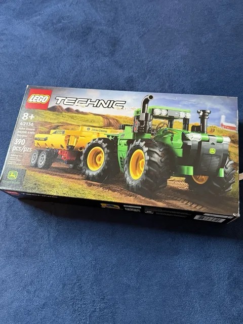 LEGO TECHNIC 42136 John Deere 9620R 4WD Tractor Set (Brand New)