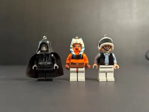 USED Assorted LEGO Key Chain (Asoka Tano, Emperor Palpatine, Rebel Trooper)