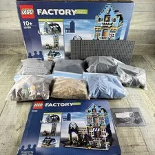 LEGO MARKET STREET 10190 FACTORY SERIES  Nearly Complete w/Instructions&Box READ