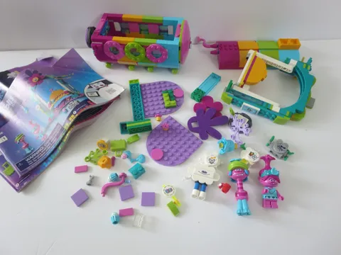 Lego Set 41256 Rainbow Caterbus Trolls World Tour Instructions 99% Complete