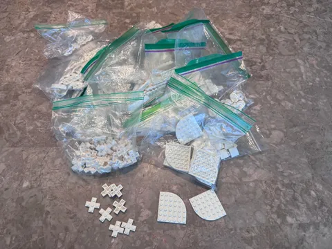 LEGO Huge Specialty White Plate Parts Lot (530 Pieces) 24 Different Part Types