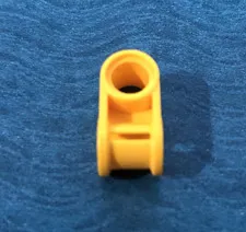 LEGO PART 6536 TECHNIC AXLE AND PIN CONNECTOR PERPENDICULAR (YELLOW)