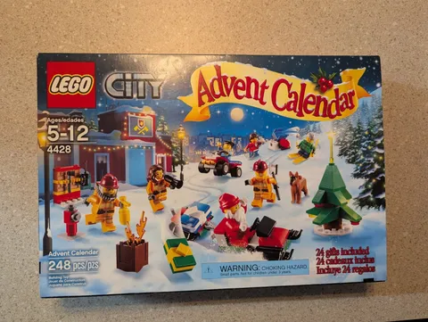 Lego City 4428 - Advent Calendar - Year 2012 ~ 248 pc - Retired - Sealed - NEW