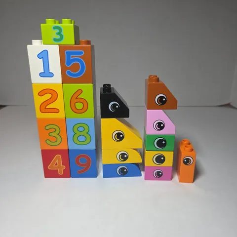 18 LEGO Duplo PICTURE BRICKS Eyes And Numbers