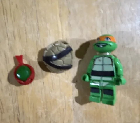 LEGO Michelangelo TMNT Minifigure w/ Turtle Shell Accessory & Extra Raphael Head