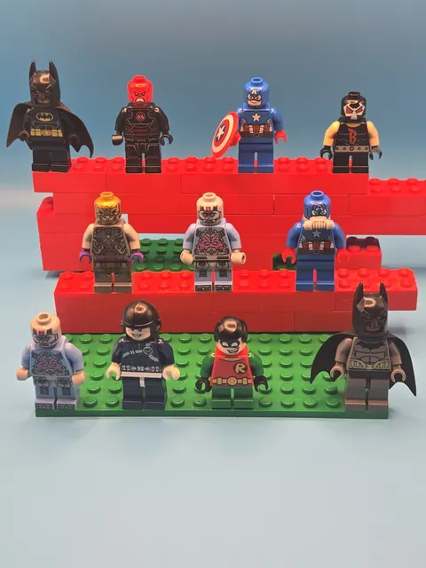 Lot Of 11 Lego Superhereos, Some Vintage