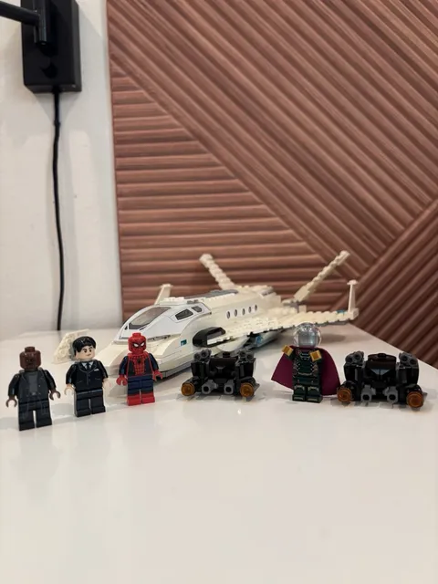 LEGO Spiderman Super Heroes: Stark Jet and the Drone Attack 76130 99% Complete