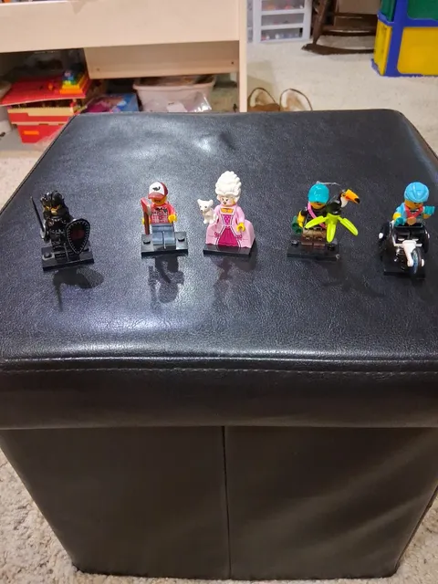 Lego cmf Lot Of 5 100% Complete. Evil Knight.  Lumberjack. Plus 3 More. Retired