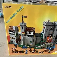 LEGO 10305 Lion Knight's Castle-New in Sealed Box- Rare-Retired NIB