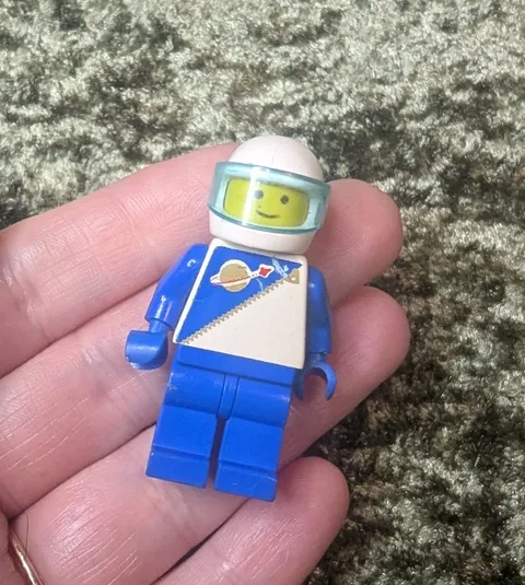LEGO Minifigure Torso Blue Space Classic Blue Helmet Set of 1 506
